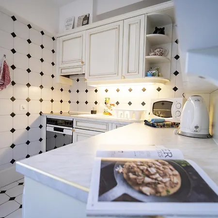 Victoria - Nairs, Διαμέρισμα *